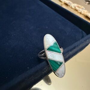 Vintage Navajo sterling Malachite and mother of pearl ring